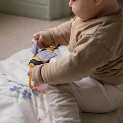 Kids Avery Row Throws|Blankets><noscript><img width=