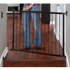 Kidco Angle Mount Safeway® Gate - Black