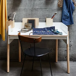 Oeuf Desk><noscript><img width=