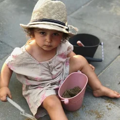 Kids Scrunch Bucket and Spade - Rust