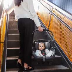 Kids UPPAbaby Car Seat Aria V2 - Declan