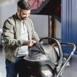 Kids UPPAbaby Car Seat Mesa V3 - Greyson