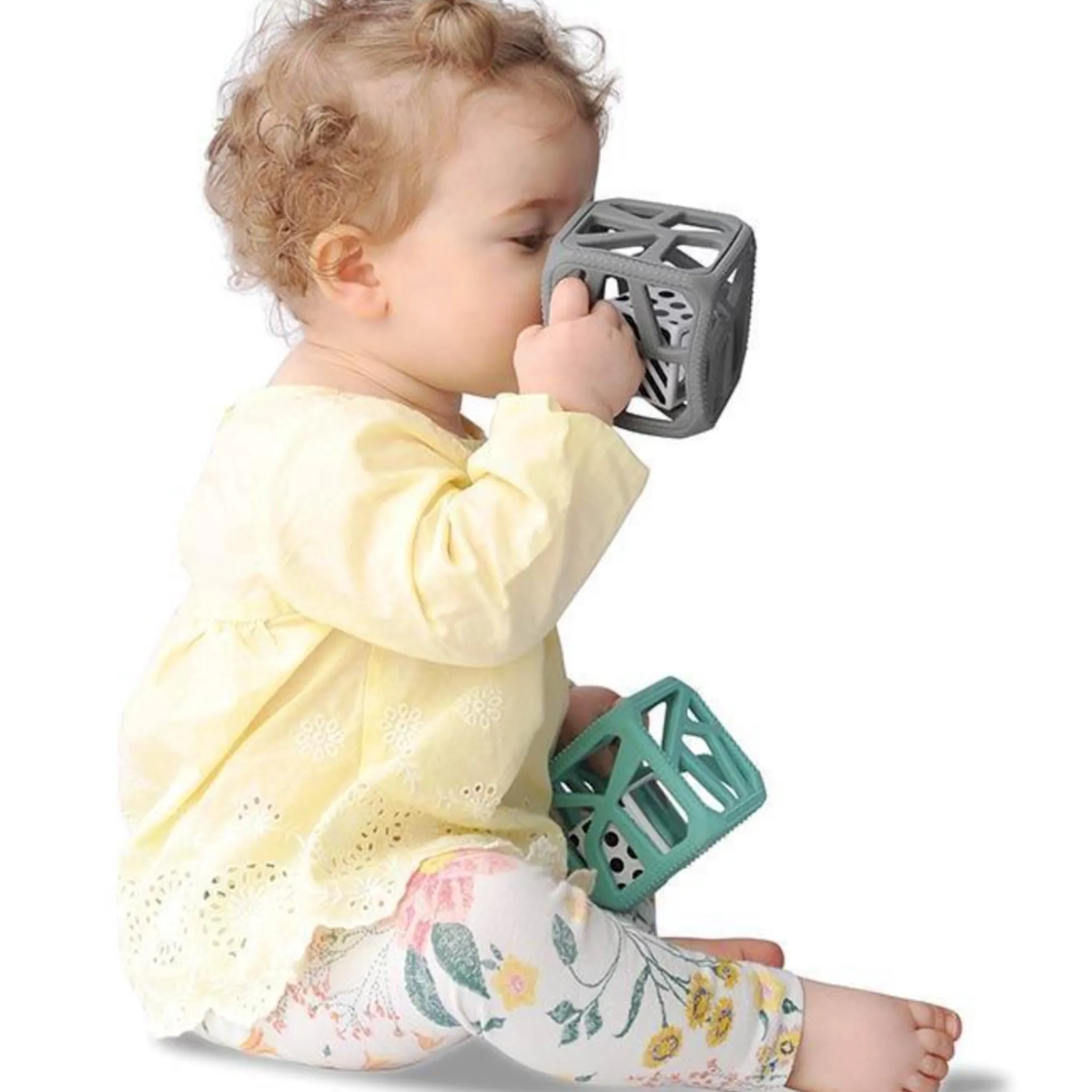 Munch Mitt Teething Toys>Chew Cube Grey