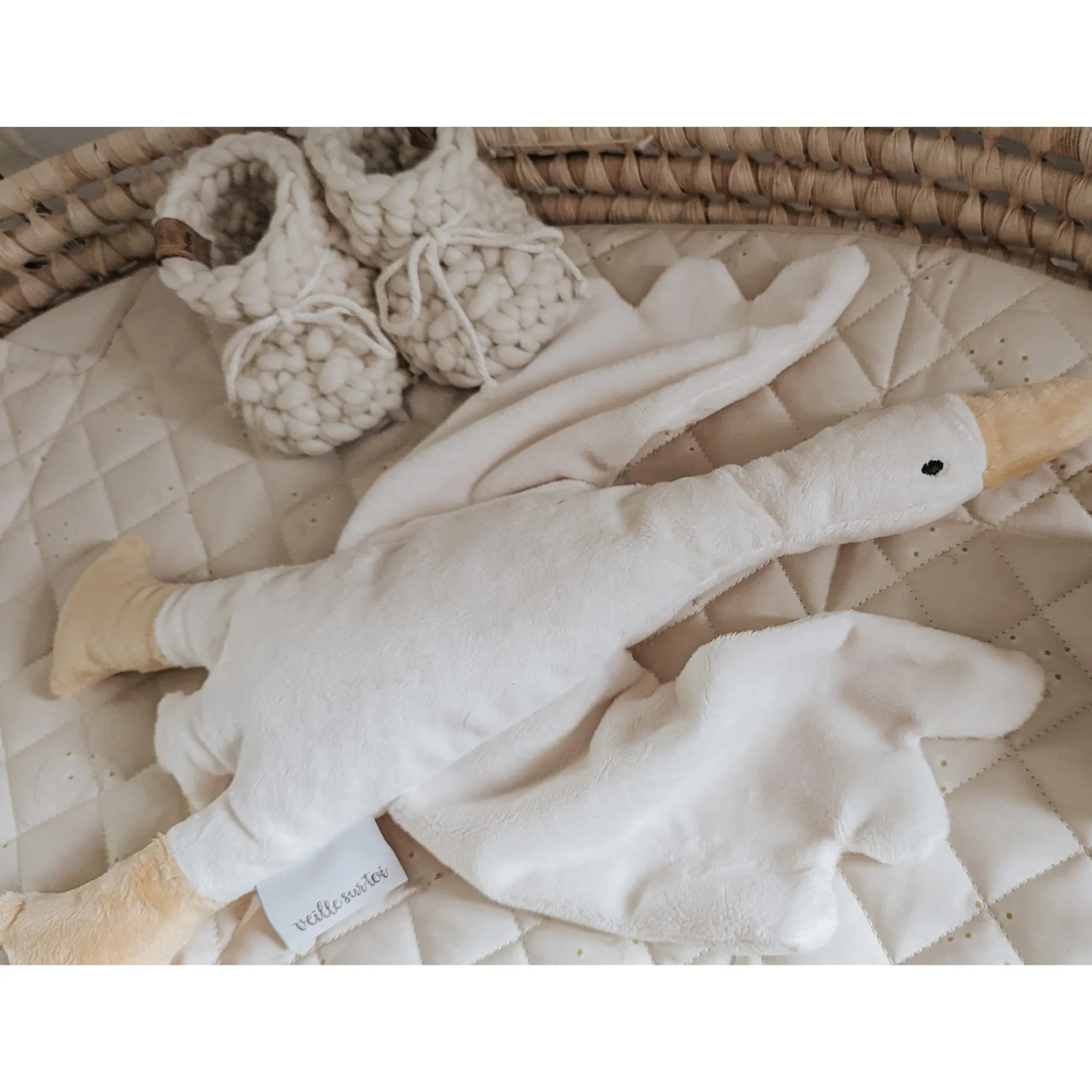 Veille sur Toi Developmental Toys>Cuddly Pal - Goose Odile