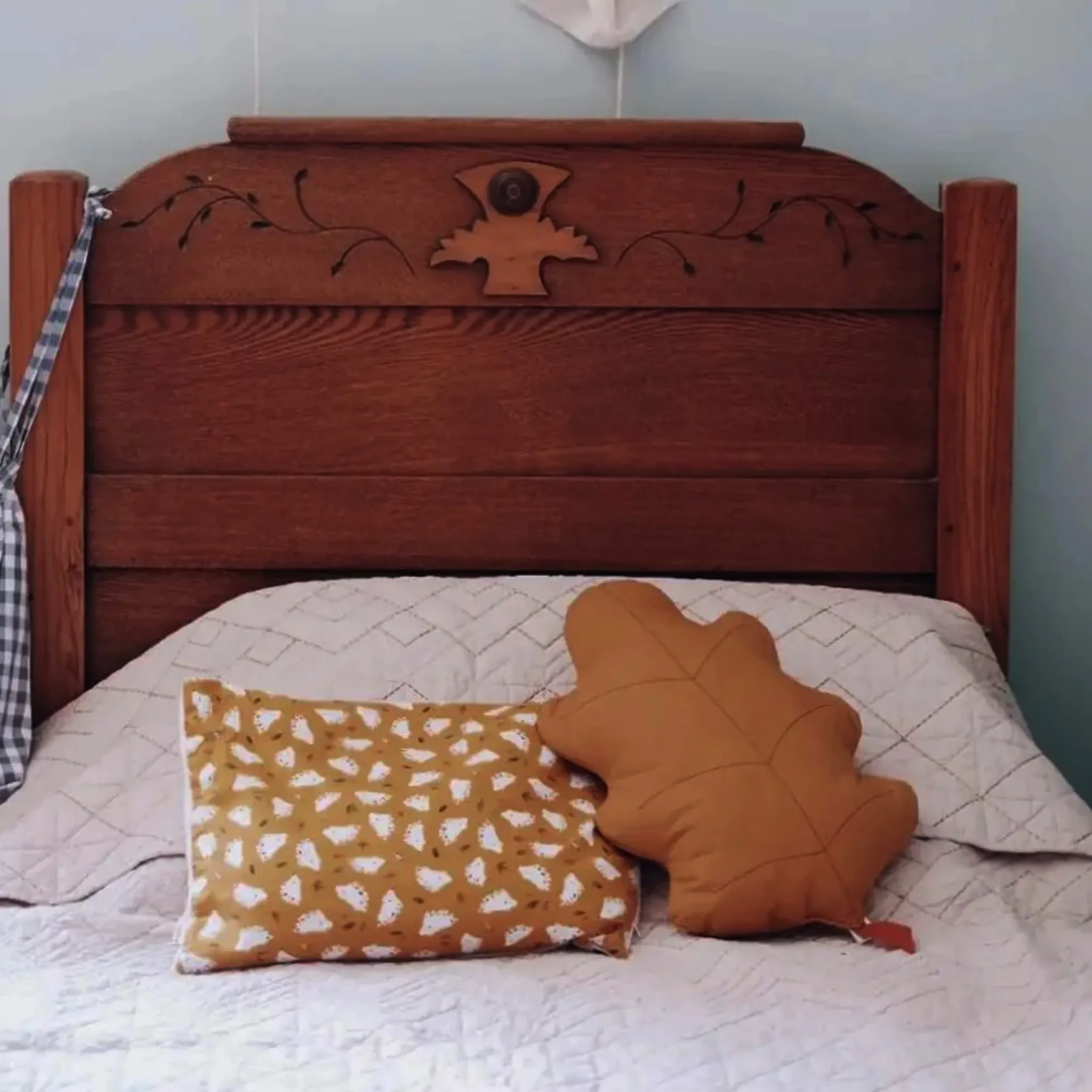 The Butter Flying Cushions>Cushion Birch Oak - Rust