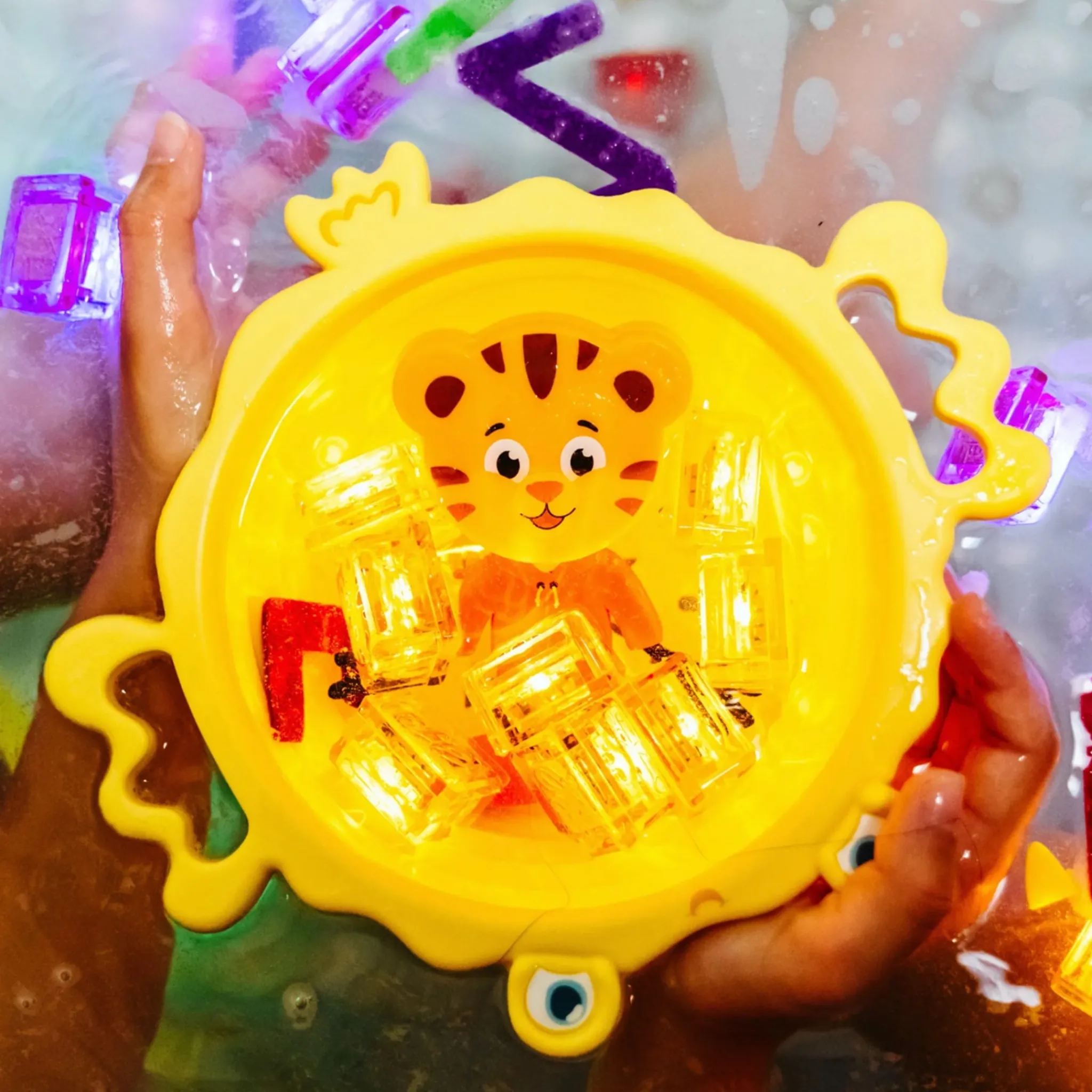Glo Pals Bath Toys|Bath Accessories>Daniel Tiger Luminous Character