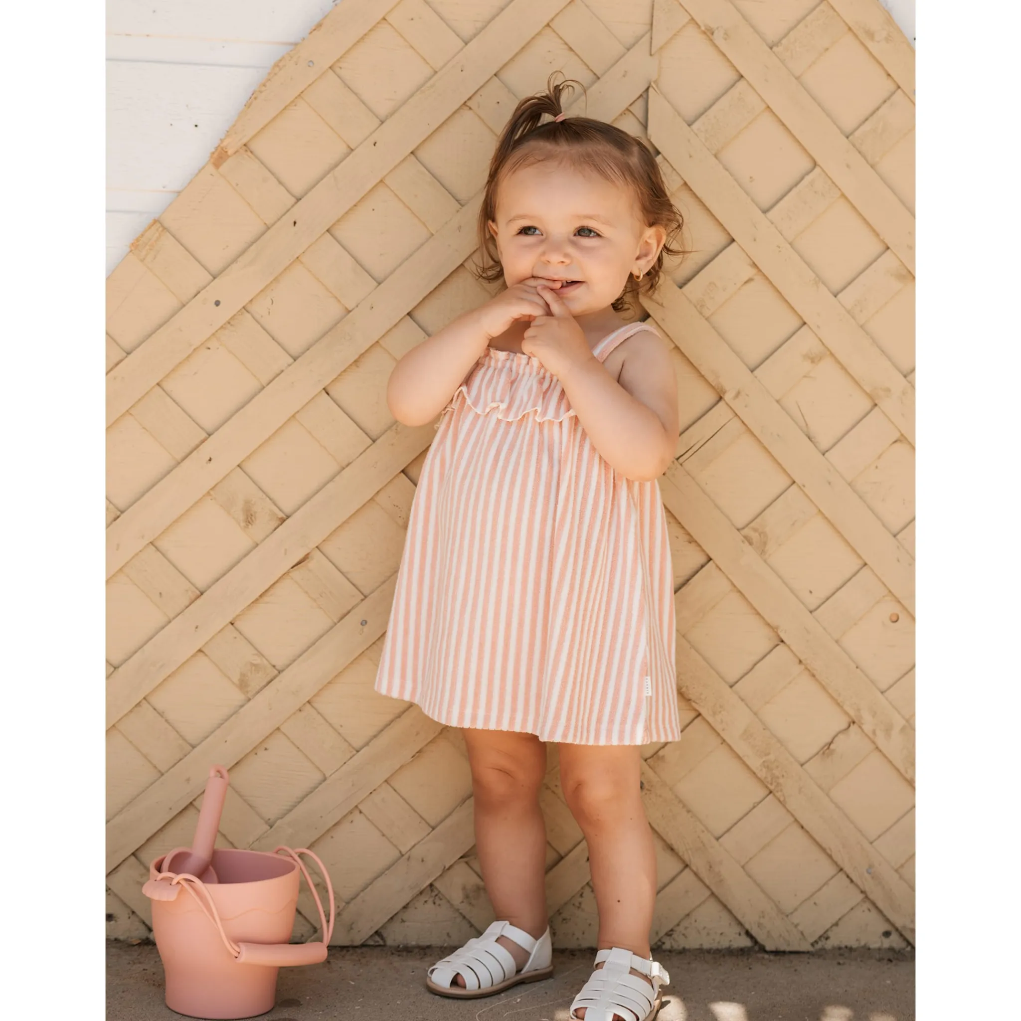 Firsts par Petit Lem Dresses, Skirts & Outfits>Dolphins Striped Dress 3-24m