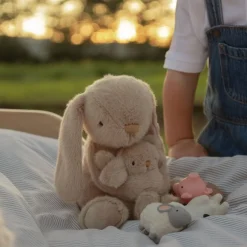 Snuggle Bunnies Plush Toys>Frankie The Hugging Bunny - Caramel