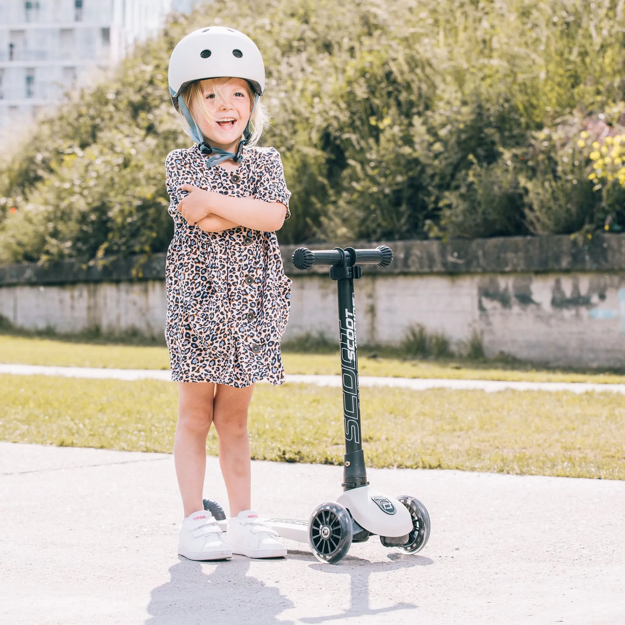 Kids Scoot and Ride Highwaykick 3 Led Scooter - Ash