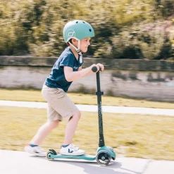 Kids Scoot and Ride Highwaykick 3 Led Scooter - Forest