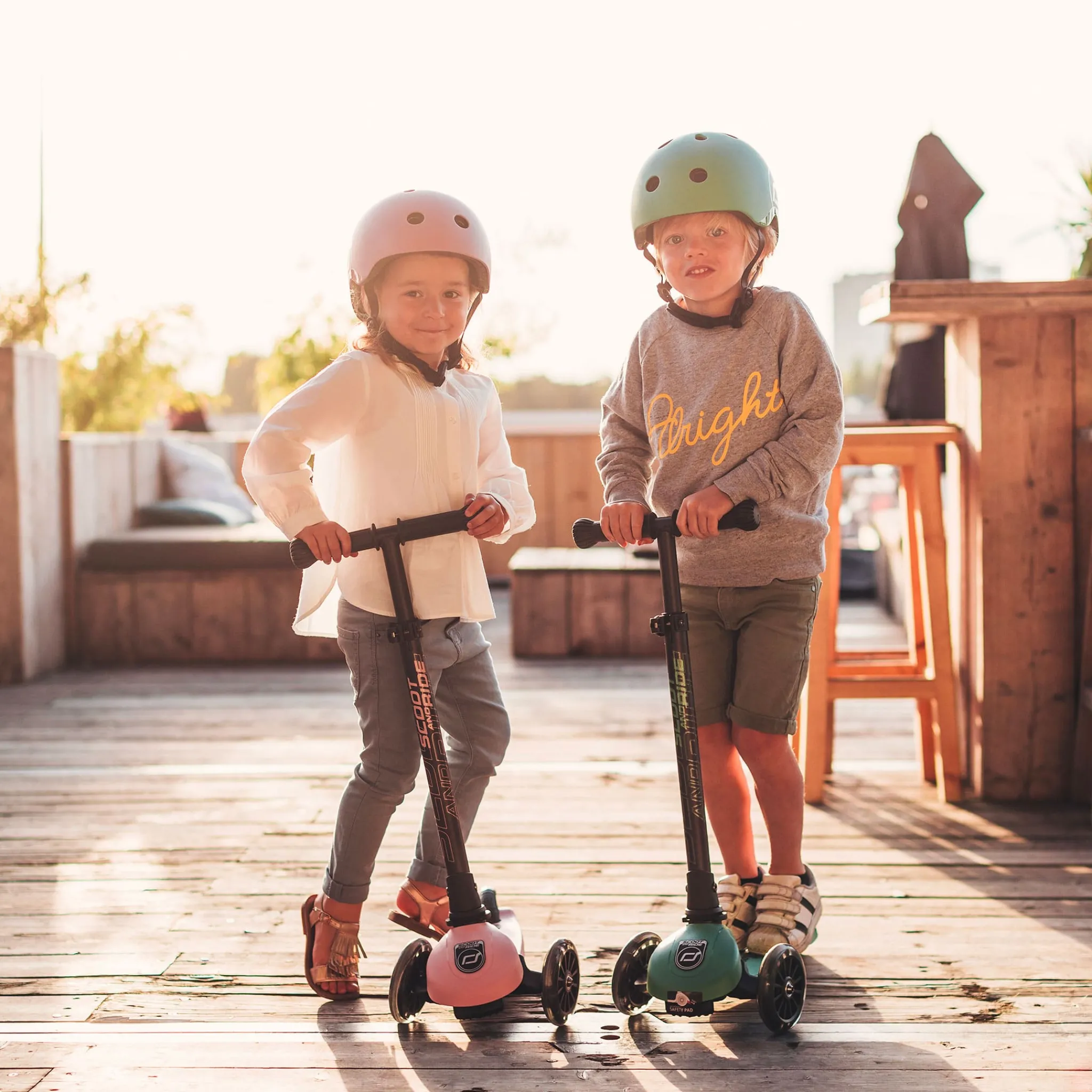 Kids Scoot and Ride Highwaykick 3 Led Scooter - Forest