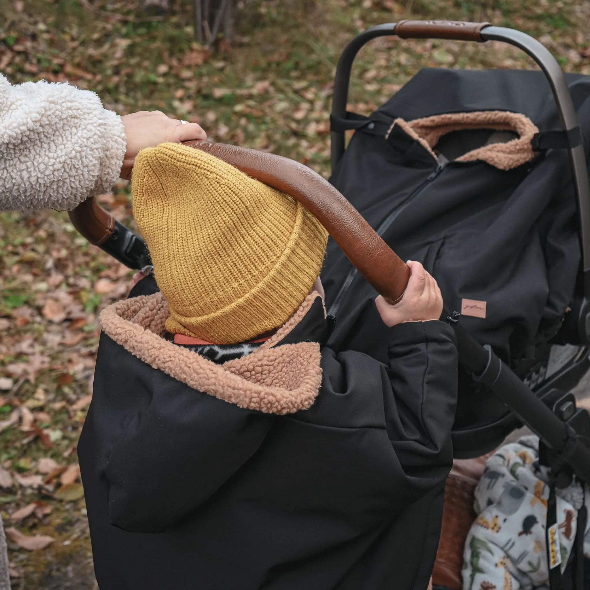 Kids/BOY Gustine Snowsuits|Snowsuits>3-in-1 Car Seat Cover / Poncho - Black