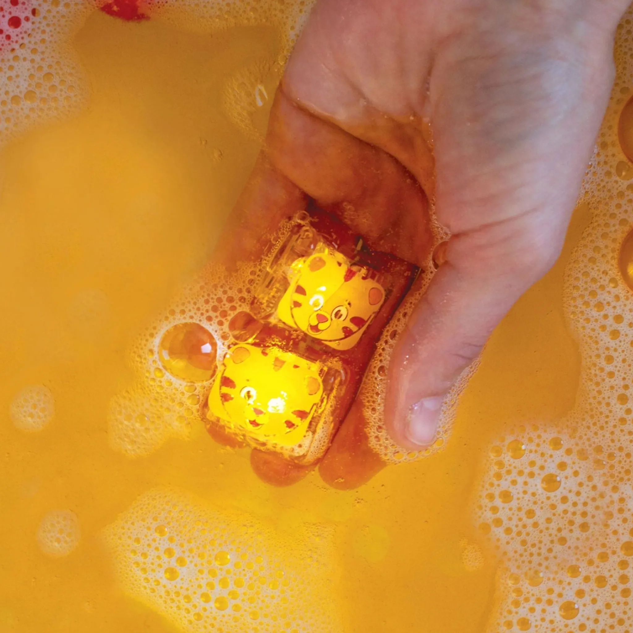 Glo Pals Light-Up Cubes for Bath - Daniel Tiger