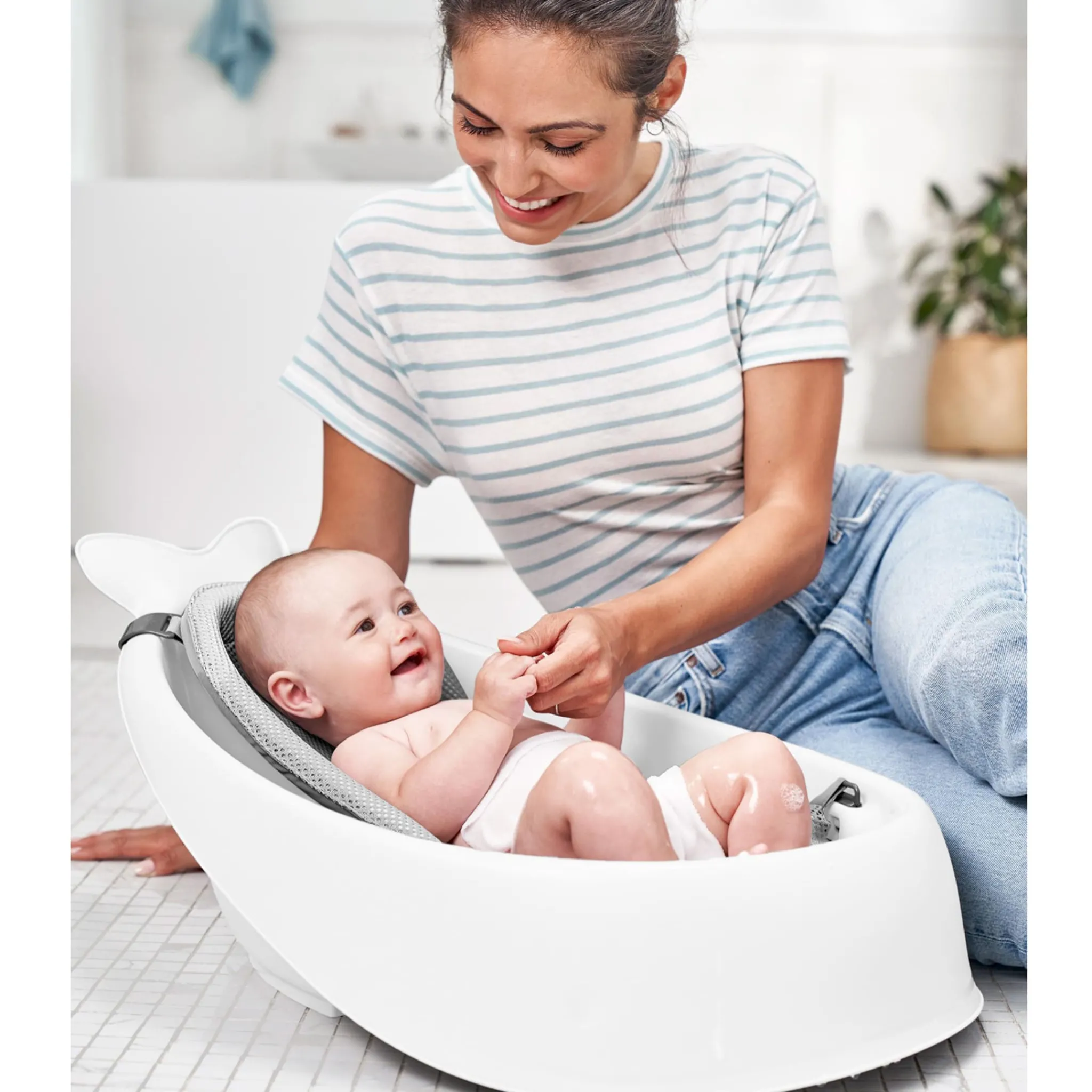 Skip Hop Baby Baths & Seats|Bath Accessories>MOBY® Smart Sling™ 3-Stage Tub - White
