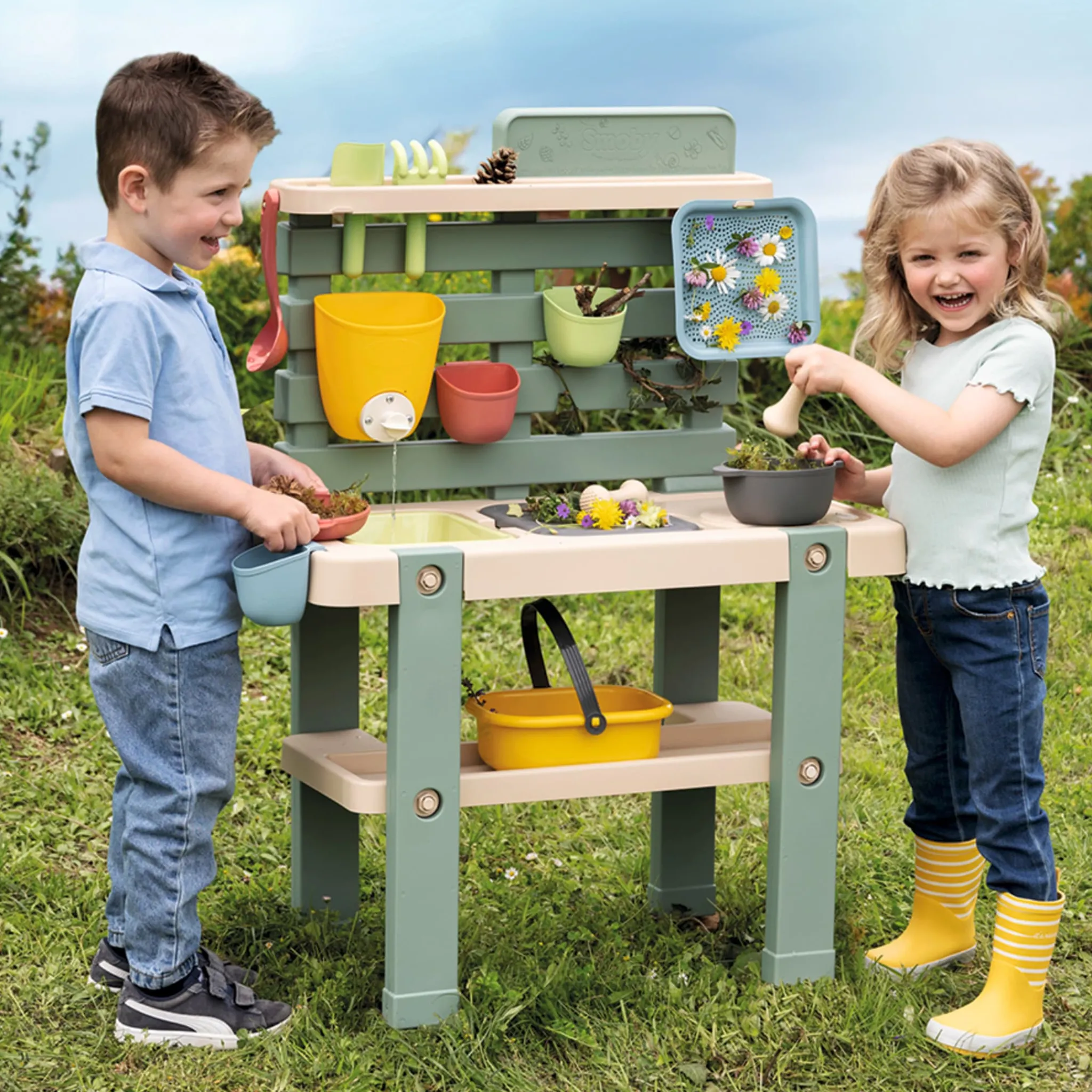 Kids Smoby Mud Kitchen