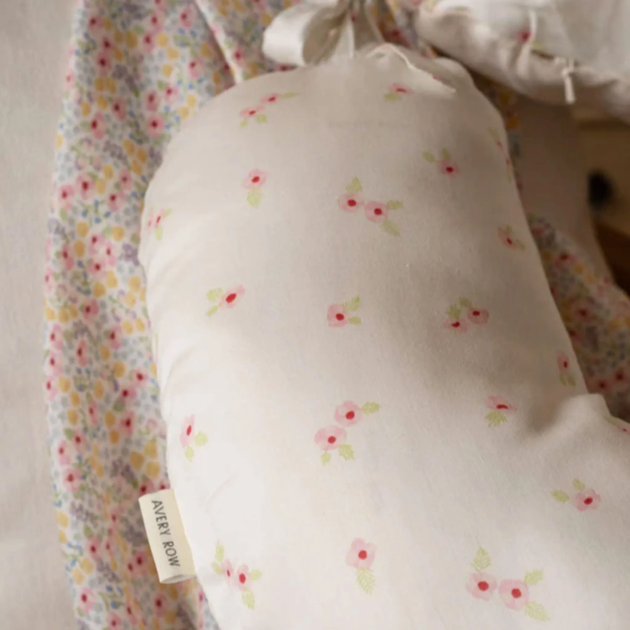 Avery Row Cushions & Pillows|Breastfeeding>Nursing Pillow-Anemone