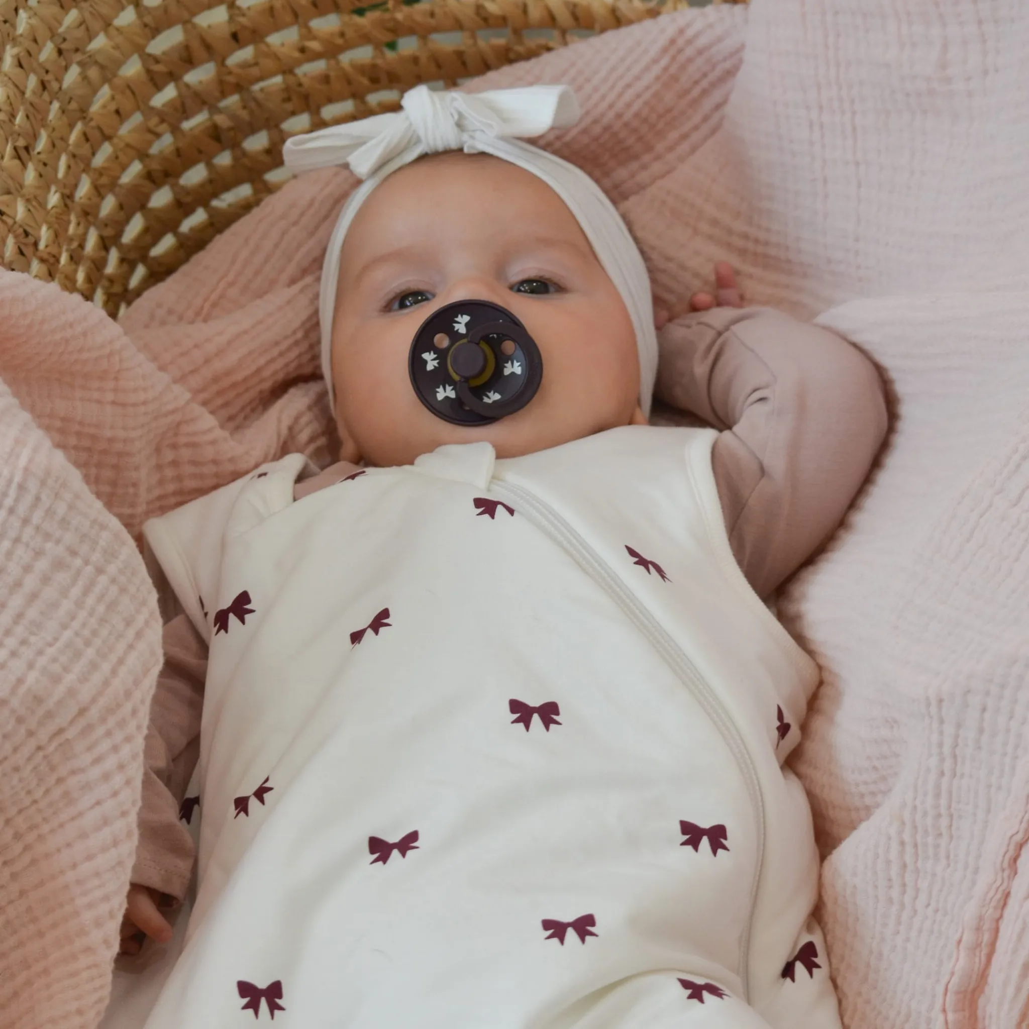 Bibs Pacifier 6-18(2) - Bow (Size 2)
