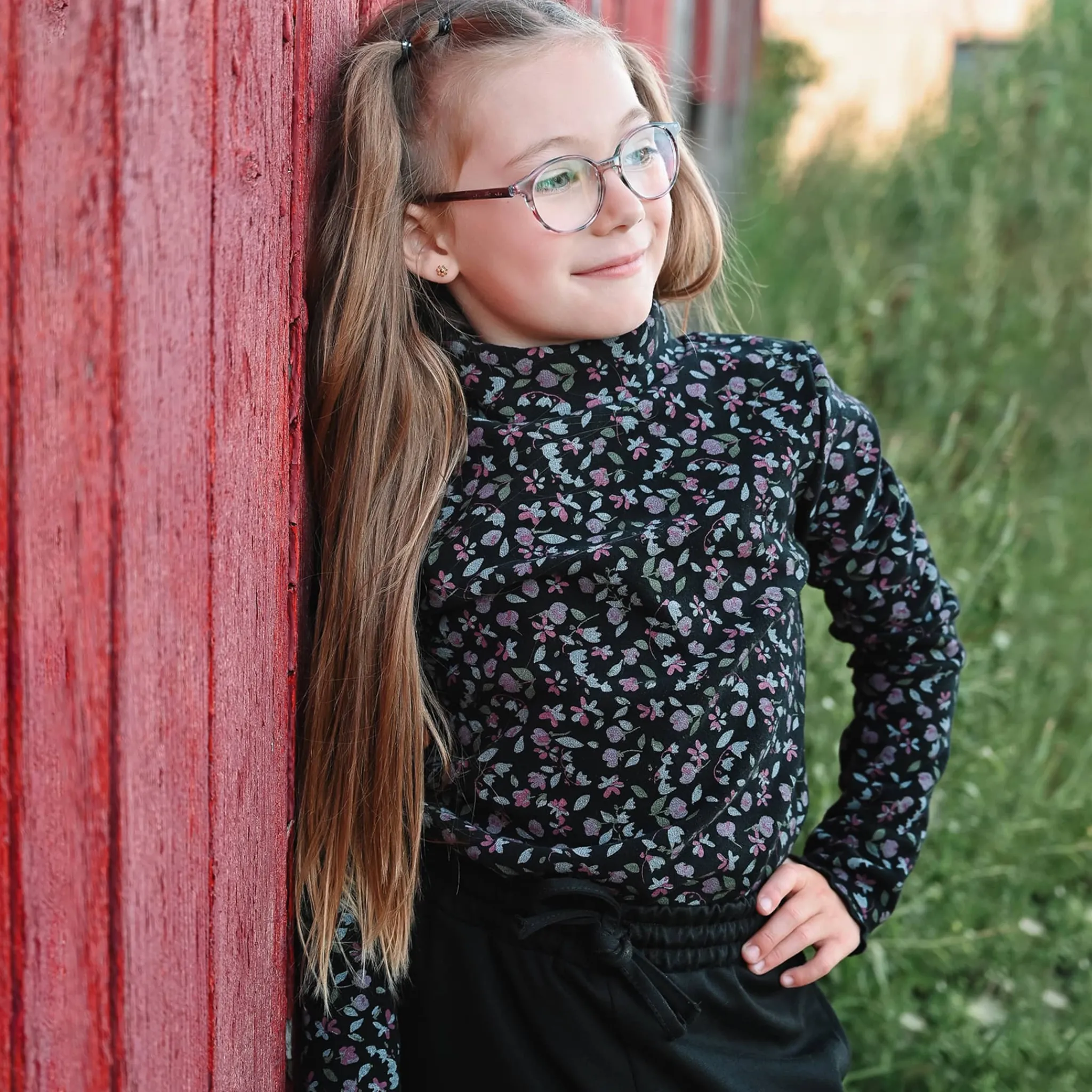 Kids Look Romance Flowers Turtle Neck714