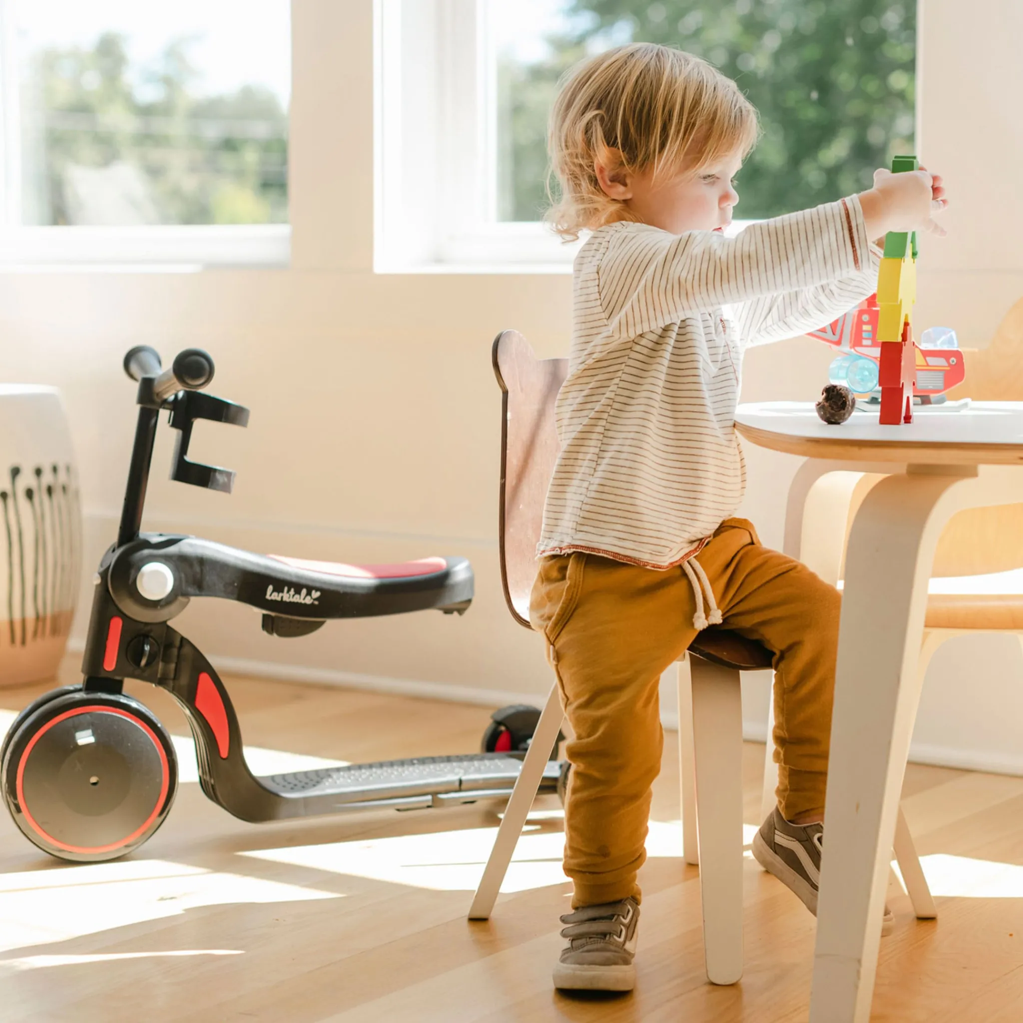 Kids Larktale Scoobi™ 5-in-1 Convertible Scooter - Red