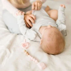 Loulou Lollipop Pacifiers & Clips|Pacifiers & Clips>Silicone Pacifier Clip - Pink