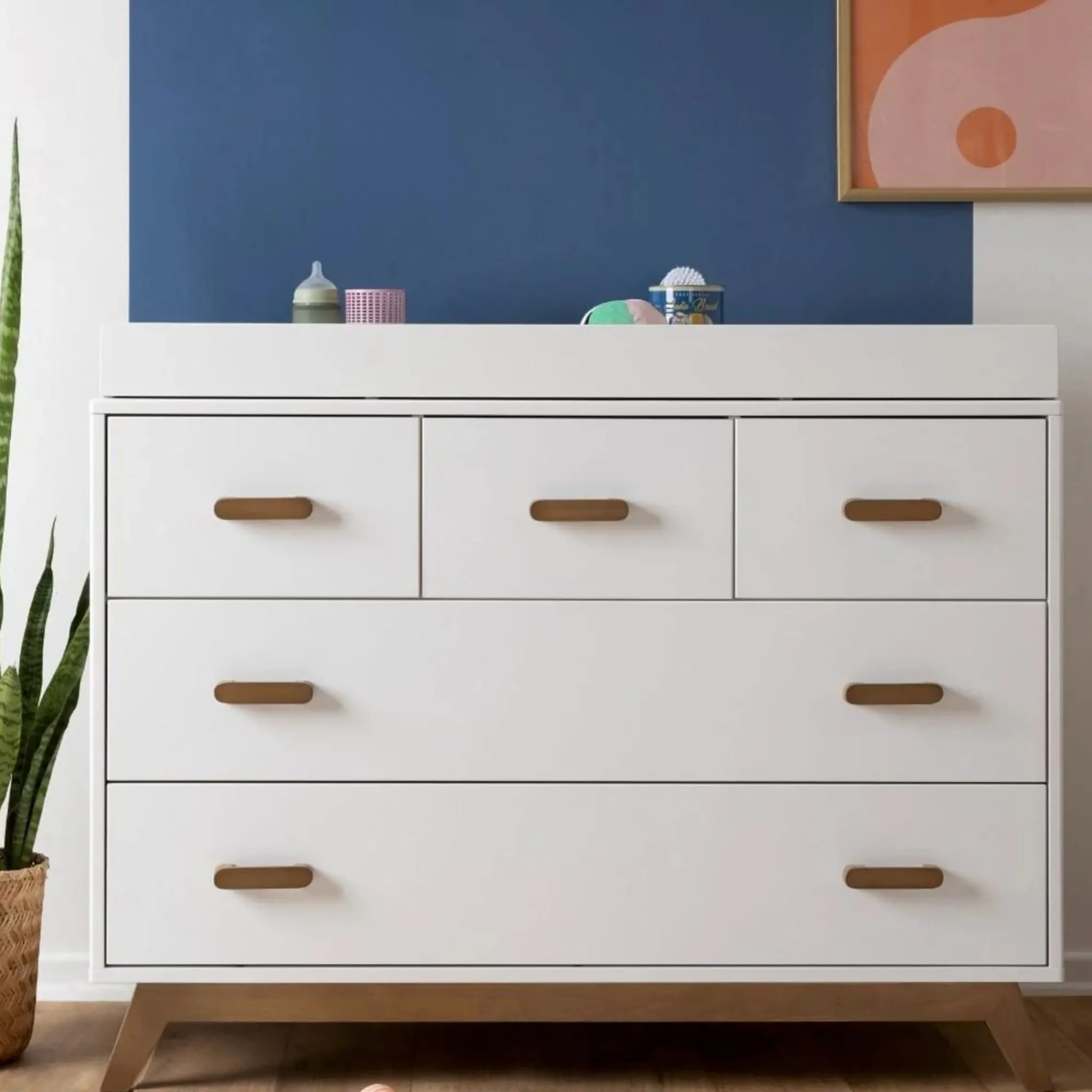 Dadada Baby Soho 5-Drawer Dresser - White / Walnut