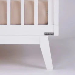 Dadada Baby Soho 3-In-1 Convertible Crib - White