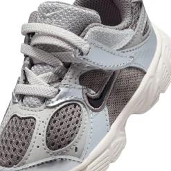 Nike V5 RNR Shoe 5-10