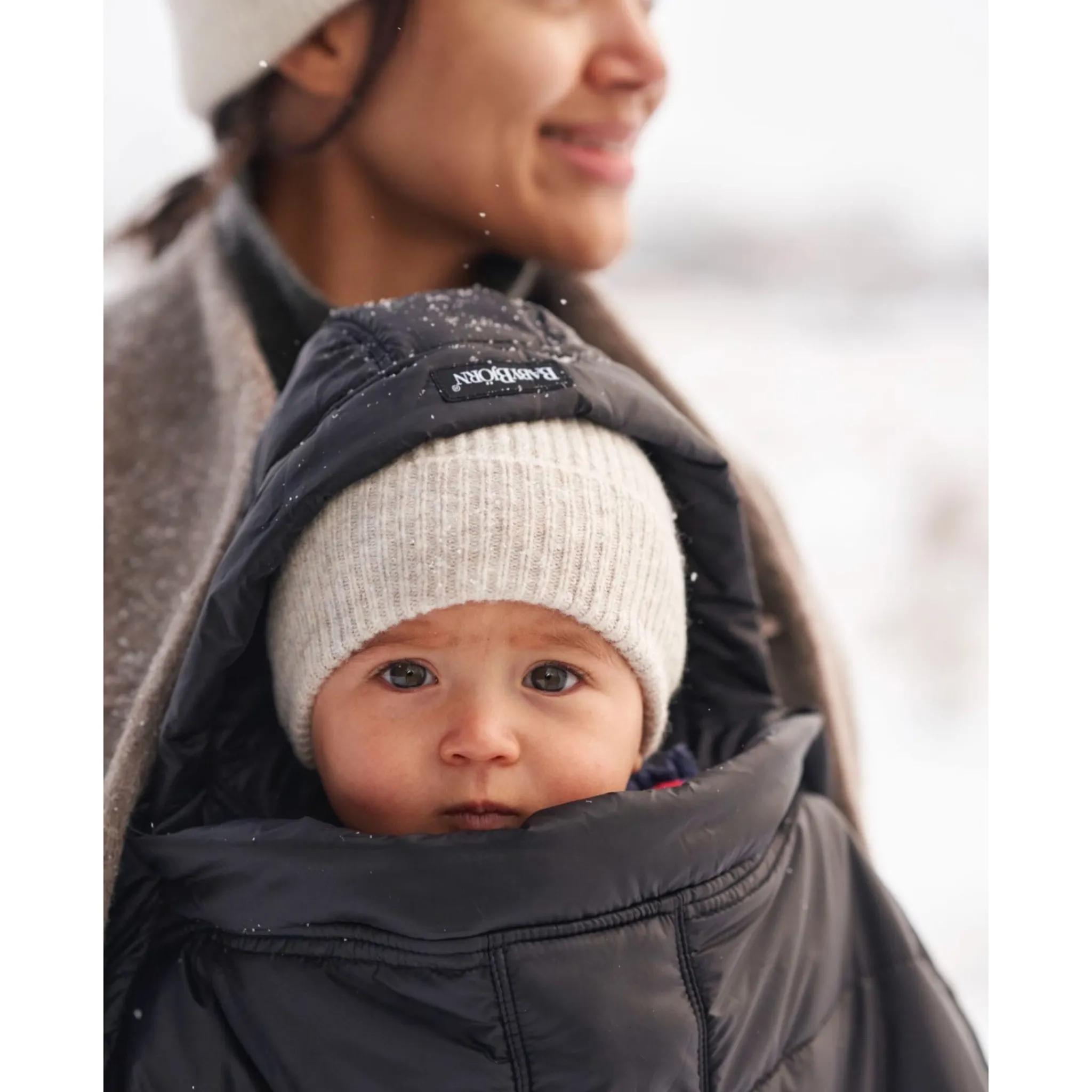 Babybjorn Outdoors & Travel|Baby Carriers>Winter Cover Baby Carrier - Black