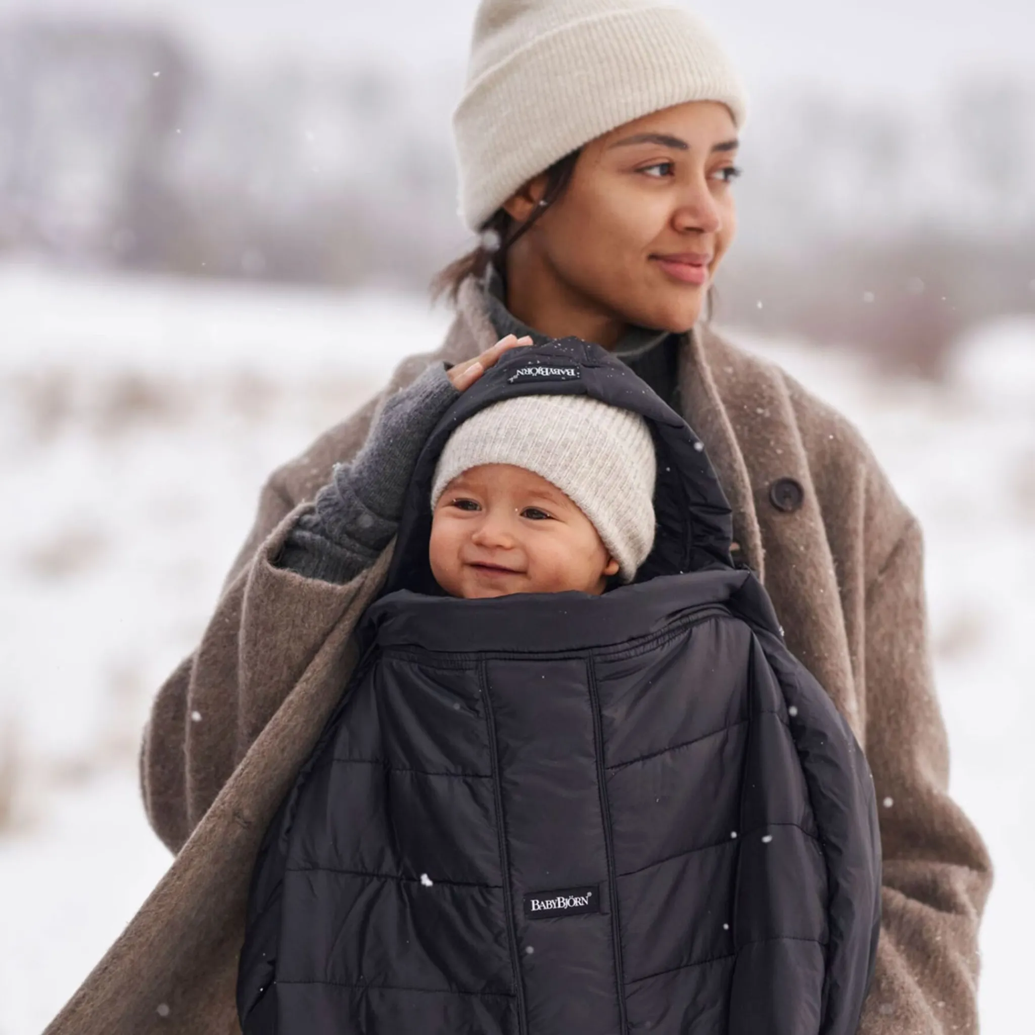 Babybjorn Outdoors & Travel|Baby Carriers>Winter Cover Baby Carrier - Black
