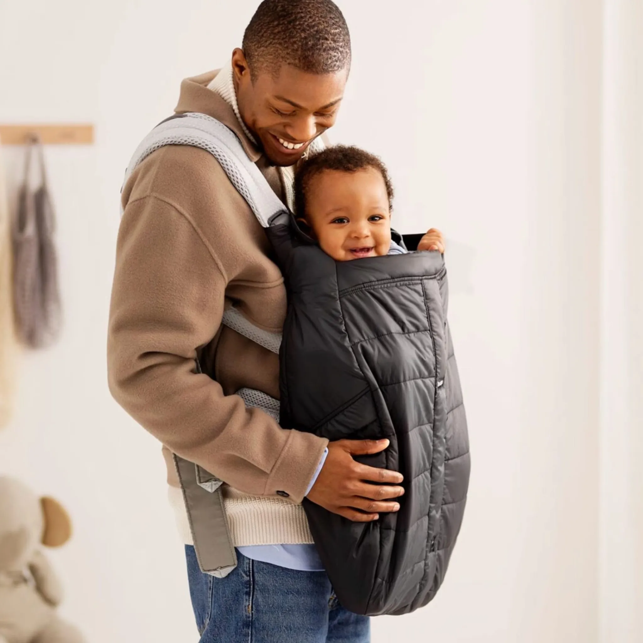 Babybjorn Outdoors & Travel|Baby Carriers>Winter Cover Baby Carrier - Black
